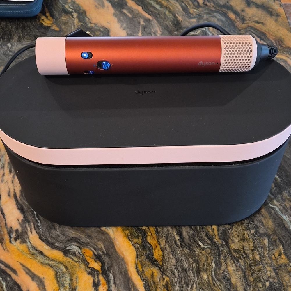 Dyson Copper and Black Hair Tool with Case (Only Been Used ONCE)